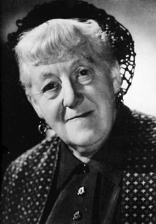 Dame Margaret Rutherford Agatha Christie Quotes, Margaret Rutherford, Old Film Stars, Blithe Spirit, Comedy Actors, Classic Film Stars, Vintage Feeling, Famous Graves, Miss Marple