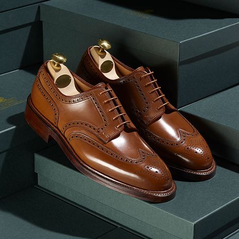 Types Of Shoes Men, Essential Shoes, Brown Shoes Men, Crockett And Jones, Brogues Men, Gentleman Shoes, Street Fashion Men Streetwear, Men Stylish Dress, Fashion Suits For Men