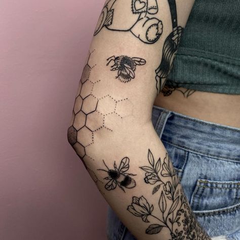 Lace Elbow Tattoo, Honeycomb Tattoo Elbow, Elbow Bee Tattoo, Women’s Simple Tattoos, Best Elbow Tattoos, Nature Elbow Tattoos For Women, Bending Elbow Tattoo, Front Of Elbow Tattoo, Honey Comb Elbow Tattoo