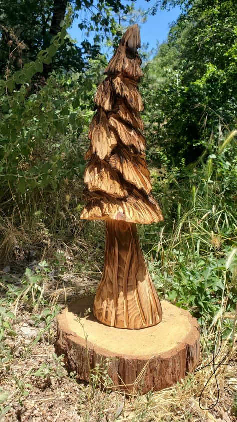 Tree Spirit Carving, Chainsaw Carved Trees, Tree Trunk Carving Ideas, Tree Stump Carvings Chainsaw, Chainsaw Art Tree Trunks, Chainsaw Tree Carving, Tree Stump Carving Ideas, Tree Stump Sculpture, Chainsaw Wood Carving Ideas