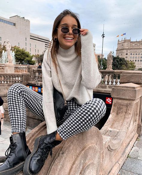 c913303f392ffc643f7240b180602652 Legging Outfits, Elegante Casual, Looks Black, Fashion Weeks, Outfit Inspo Fall, Looks Style, Mode Inspiration, Winter Fashion Outfits, Looks Vintage