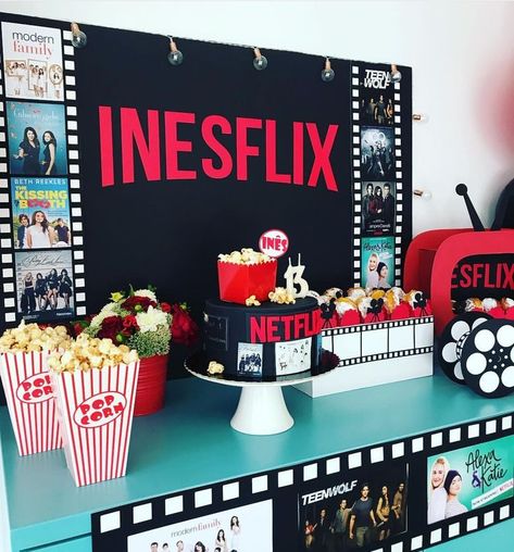 Birthday Party Ideas For Teens, Deco Cinema, Movie Theme Birthday Party, Cinema Party, Party Ideas For Teens, 15th Birthday Party Ideas, Movie Night Birthday Party, Movie Birthday Party, Movie Themed Party