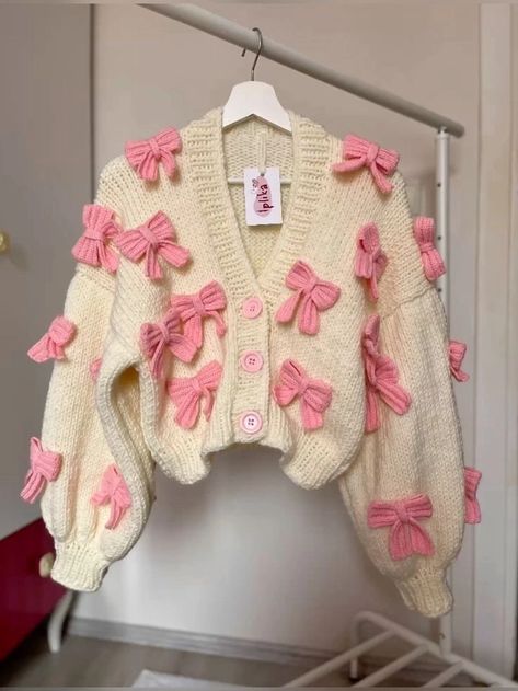 Crochet Sweater Design, Crochet Clothing And Accessories, Pink Bows, Crochet Fashion Patterns, Quick Outfits, Easy Trendy Outfits, Modest Fashion Outfits, Sweater Design, Knit Fashion