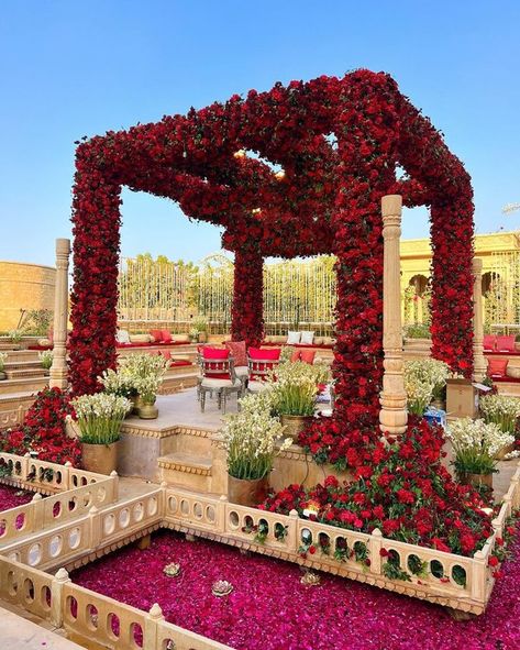 Wedding Trends That Will Rule 2023: Earthy Toned Lehengas to Open Hair & More! | WeddingBazaar Outdoor Mandap, Floral Mandap, Unique Event Decor, Mandap Decoration, 2023 Weddings, Indian Wedding Decorations Receptions, Mandap Design, Pink Rose Petals, Red Wedding Decorations