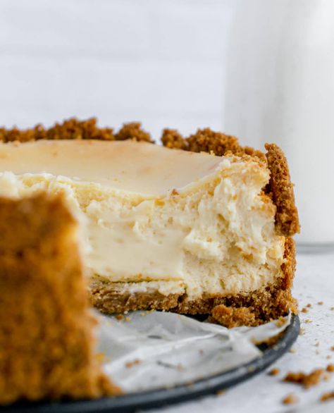 Dairy Free Cheesecake - fitandfull.ca Lactose Free Cheesecake, Dairy Free Cheesecake Recipe, Lactose Free Desserts, Lactose Free Cheese, Delicious Cheesecake Recipes, Dairy Free Cheesecake, Frozen Cheesecake, Dairy Free Cream Cheese, Vegan Cream