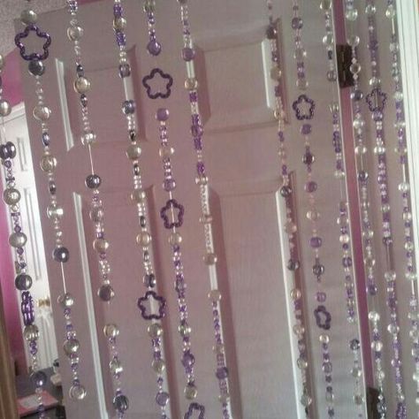 Heart Doorway Beads, Beaded Curtains Heart, Door Beads Y2k, Curtain Beads Bedrooms, Door Way Beads, Y2k Beaded Curtains, Bead Curtain Doorway Aesthetic, Door Curtain Beads, Beaded Door Curtains Aesthetic