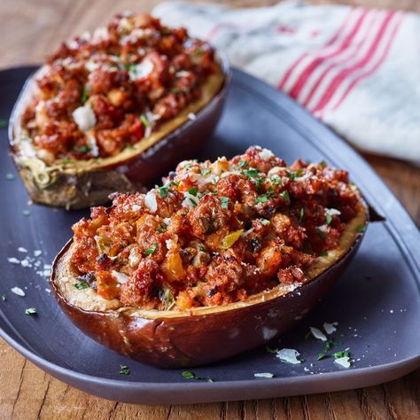 Eggplant Stuffed, Turkey Sauce, Stuffed Eggplant, Eggplant Dishes, Baked Eggplant, Ground Turkey Recipes, Paleo Dinner, Eggplant Recipes, Ground Turkey