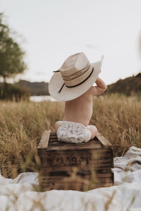 Cowboy First Birthday, 1st Birthday Boy Themes, Rodeo Birthday Parties, Baby Birthday Photoshoot, Western Birthday Party, Baby Milestones Pictures, Cowboy Pictures, 1st Birthday Pictures, 1st Birthday Photoshoot