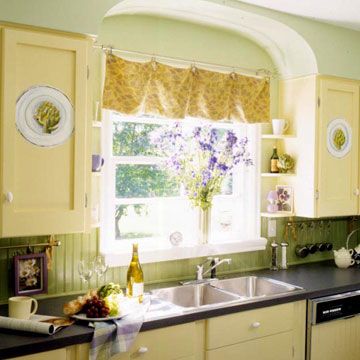 Simple Valances Vintage Yellow Kitchen, Yellow Kitchen Cabinets, Kitchen Yellow, Cottage Tiny House, Yellow Cabinets, Best Kitchen Cabinets, Design Window, Cabinets And Countertops, Yellow Kitchen