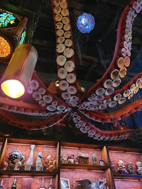 Pirate Themed Restaurant, Tiki Lounge Ideas, Pirate Bar Ideas, Shipwreck Decor, Tiki Hut Ideas, Pirate Restaurant, Tiki Bar Ideas, Marina Bar, Pirate Bar