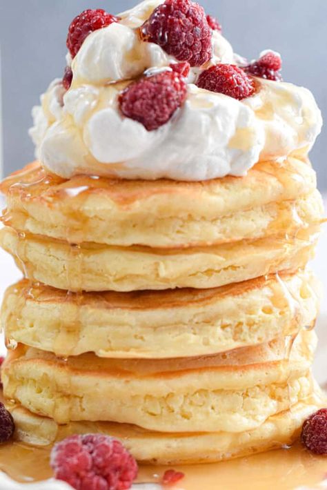 Fluffy Pancakes {With Self-Rising Flour!} - Lynn's Way of Life Pancake Recipe Using Self Rising Flour, Pancakes With Self Rising Flour, Pancake Recipe Easy Fluffy, Pancake Mix Recipe, Homemade Pancake Mix, Light And Fluffy Pancakes, Fluffy Pancake Recipe, Homemade Pancake Recipe, Best Pancake Recipe