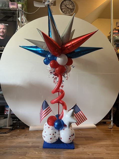 4th Of July Balloon Decorations, 4th Of July Balloons, Patriotic Balloons, Balloon Centerpiece, Balloon Stand, Fourth Of July Decorations, Party Starters, Adventure Theme, Balloon Ideas