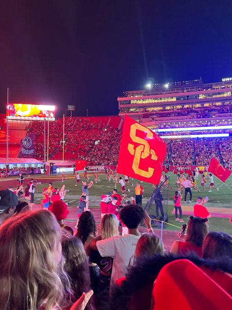 Football game. College football game. USC. University of Southern California. Night game. Lights. Flags. Usc Gould Law, Usc University Aesthetic, Usc College Aesthetic, Southern College Aesthetic, Usc Aesthetic Campus, University Of Southern California Aesthetic, College In California, Usc Acceptance Letter, California College Aesthetic