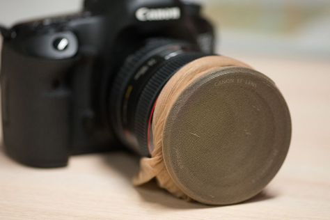 DIY photo filters with everyday objects - CNET How To Make Camera, Camera Tricks, Photography Tricks, Photo Lens, Diy Camera, Photo Techniques, Kit Ideas, Camera Filters, Photography Filters