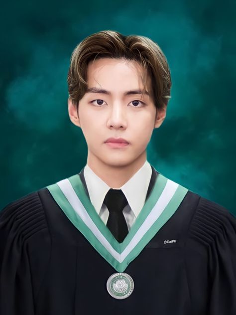 Graduation Picture bts Taehyung Graduation Picture, Taehyung High School, High School Uniform, Graduation Picture, Tops Men, Grad Pics, Bulletproof Boy Scouts, Graduation Pictures, Rap Monster