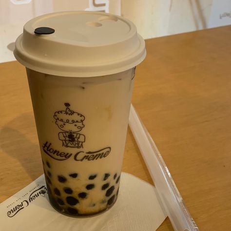 Big Brew Milk Tea Prank, Tealive Bubble Tea Aesthetic, Booba Drink, Boba Astethic, Bubble Tea Aesthetic Instagram, Bobba Tea Aesthetic, Boba Picture, Thai Tea Aesthetic, Bubble Tea Photo