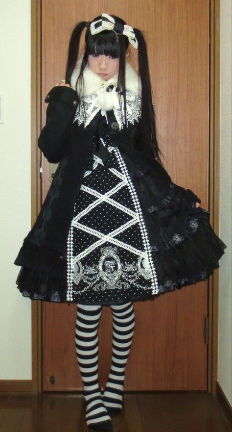 Goth Lolitas, Kaleidoscope Fashion, H Naoto, Harajuku Punk, 일본 패션, Lolita Outfits, Goth Girl, Dress Up Dolls, Japanese Street Fashion