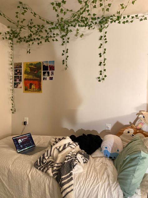 Hanging Leaves From Ceiling, Hanging Leaves Decor Bedroom Ceiling, Fake Leaf Vines In Bedroom, How To Style Fake Leaves In Room, Ivy Bedroom Ceiling, Fake Ivy On Ceiling, Fake Hanging Ivy Bedroom, Vines Above Bed On Ceiling, Fake Leaves Ceiling Decor