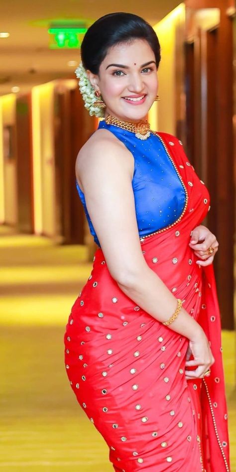 Honey Rose Back, Honey Rose Actress, Honey Rose Hot, Rose Actress, Gorgeous Saree, Honey Rose, Hot Women Dress, Beautiful Smile Women, Indian Beauty Saree