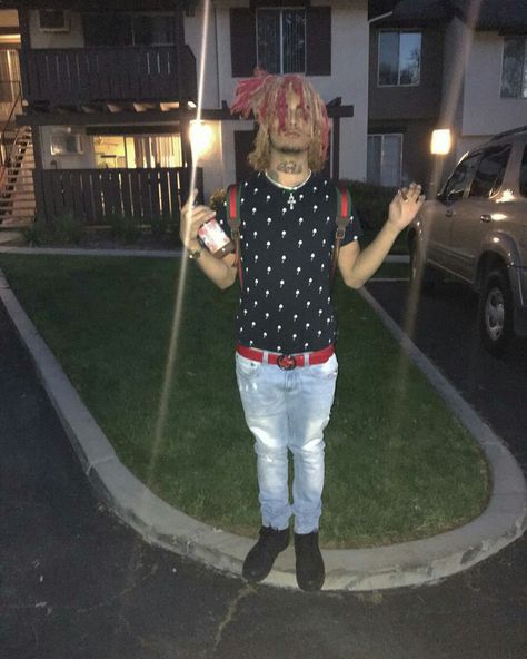 @vrobabyygirl Pump Outfits, Lil Pump Jetski, Pumps Outfit, Toni Mahfud, Music Genius, Rapper Style, Badass Aesthetic, Lil Pump