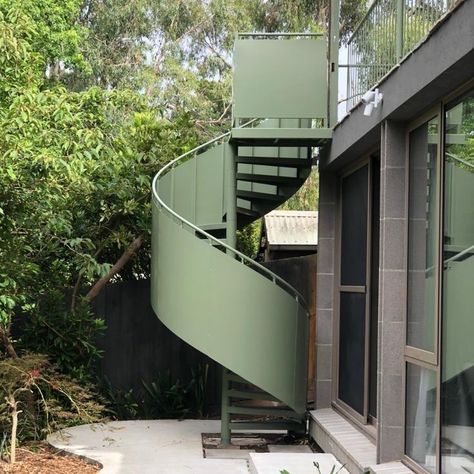 Spiral Staircase Outdoor, Spiral Stairs Design, Stair Kits, Staircase Outdoor, Circular Stairs, External Staircase, Spiral Staircases, Steel Stairs, Exterior Stairs