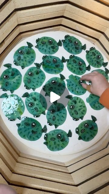 SarahRozie on Instagram: "Puffer Fish Party #glassart #fusedglass #artistprocess #glassartist #satisfyingvideo #asmrsounds #arttimelapsevideo #pufferfishart" Puffer Fish Art, Fused Glass Ideas, Fused Glass Fish, Fish Party, Fishing Party, Fused Glass Ornaments, Puffer Fish, Fishing Videos, Glass Fish