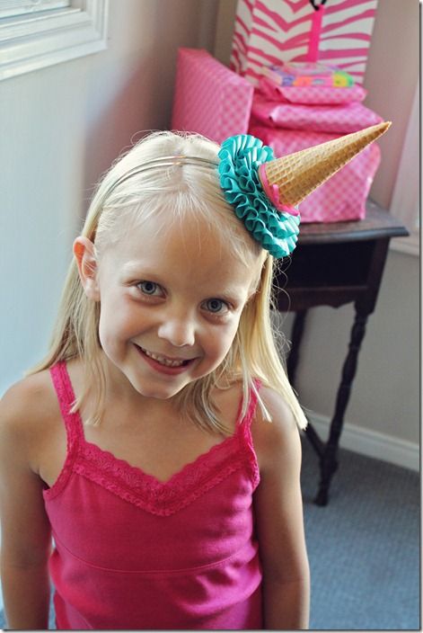 Cone birthday hats! Ice Cream Headband, Tea Party Kids, Ice Cream Costume, Ice Cream Party Theme, Candy Theme Birthday Party, Twin Birthday Parties, Crazy Hat Day, Girly Party, Girl Bday Party