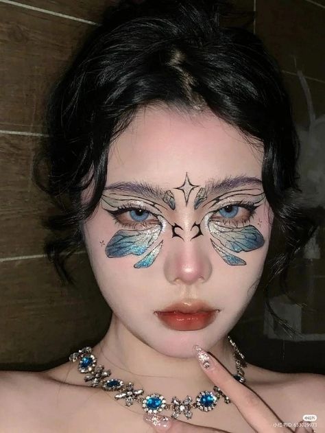 Membentuk Alis, Graphic Makeup, Inspiration Tattoos, Smink Inspiration, Ethereal Makeup, Eye Makeup Designs, Dope Makeup, Fairy Makeup, Edgy Makeup