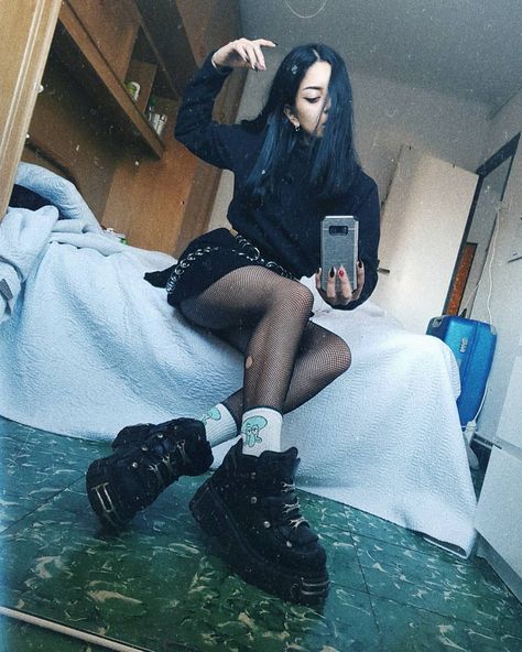 New Rock 106 Outfit, Goth Sneakers Outfit, Newrocks Shoes Outfits, New Rock Shoes Aesthetic, New Rock M106, New Rock Boots Outfit, New Rock Shoes Outfit, New Rock Outfit, Platform Sneakers Outfit