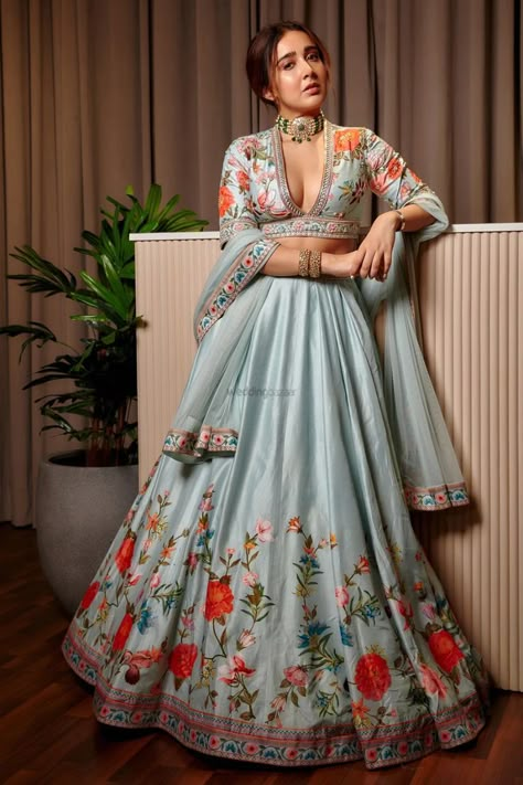 Presenting you latest Indian Reception Night Outfit ideas for Bride & Groom. From gowns to lehenga choli , we have got variety of reception outfits. #weddingbazaar#indianwedding #receptionoutfitforbride #receptionoutfitforbrideindian #receptionoutfitforbrideindiangown #receptionoutfitforbrideindianlehengacholi #receptionoutfitforbridelatest #receptionoutfitforbridecasual #receptionoutfitforbridewhite #receptionoutfitforbrideindianbridal #indianreceptionoutfitbridalgowns #indianreceptionoutfit Indian Reception Outfit, Reception Outfit, Mehendi Outfits, Raw Silk Lehenga, Wedding Lehenga Designs, Skirt Silk, Traditional Indian Dress, Cocktail Outfit, Traditional Indian Outfits