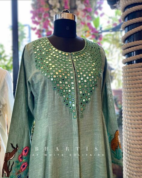 Indowestern Kurti, Navratri 2024, Mirror Work Kurta, Kurta Embroidery, Mirror Work Dress, Boutique Photos, Diwali 2024, Kutch Embroidery, Mirror Embroidery