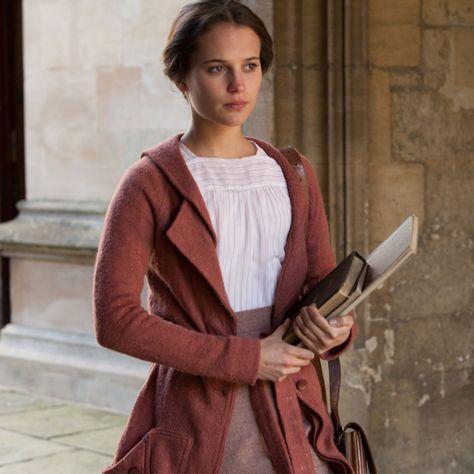 Testament of Youth: Vera Brittain's clothes | Harper's Bazaar Testament Of Youth, Alicia Vikander, Costume Drama, Beautiful Costumes, Ex Machina, Historical Clothing, Historical Fashion, Costume Design, Beautiful Outfits