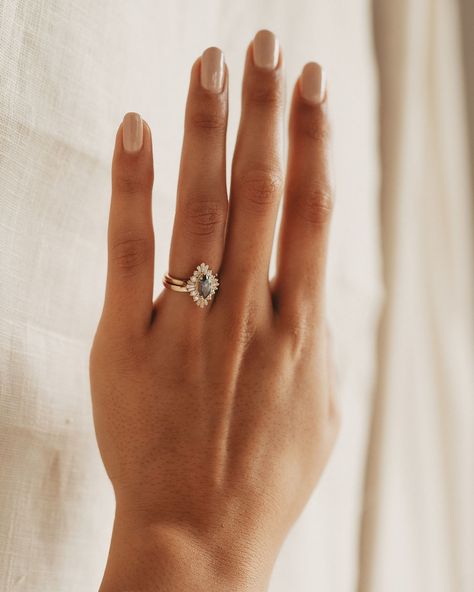 Boho Engagement Rings Vintage, Redone Engagement Rings, Vintage Wedding Rings Dainty, Simple Boho Wedding Ring, Unique Moissanite Ring, Wedding Ring Boho, Old Fashion Engagement Rings, Atypical Engagement Rings, Dainty Vintage Engagement Rings