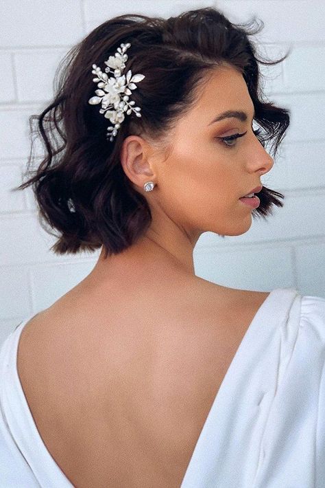 Grow Out Hair, Hairstyle Ideas For Short Hair, Short Bridal Hair, Bob Wedding Hairstyles, Growing Out Hair, Wedding Hairstyle Ideas, Hairstyles Hoco, Ideas For Short Hair, Best Wedding Hairstyles