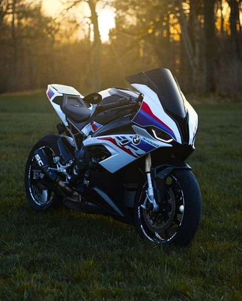 Bmws1000rr Wallpapers, Bikes Bmw, Bmw Motorbikes, Bike Collection, Best Motorbike, Stylish Bike, Bike Bmw, Motorcycle Artwork, Kawasaki Bikes