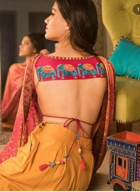 Blouse design back side Backless Blouse Designs Open Backs, Back Neck Blouse Designs, Blouse Designs For Back, Back Neck Blouse, Neck Blouse Designs, Wife Clothes, Latest Blouse Designs, Blouse Designs Catalogue, Backless Blouse Designs