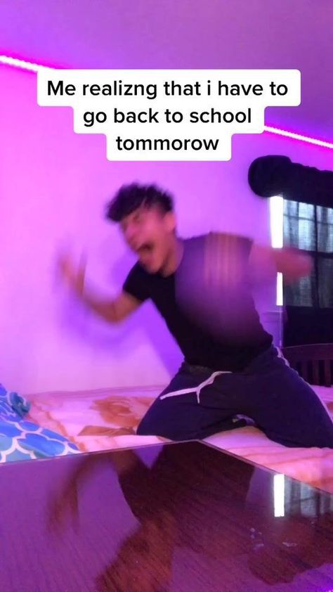 Me At 3 Am Video, Tick Tocks, Funny Tiktoks, Funny Tiktok, Funny School, Memes Video, Tic Tok, Funny Vidos, School Memes