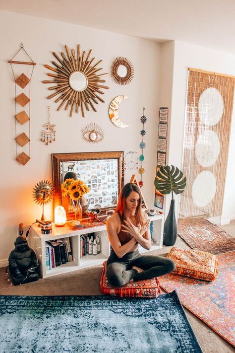 Boho Bedroom Bed, Hippy Bedroom, Space Yoga, Dekorasi Bohemia, Lady Scorpio, Zen Space, Pose Yoga, Health Design, Bohemian Bedroom