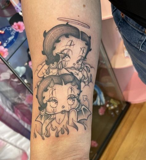 Betty Bop Tattoo Ideas, Scary Cute Tattoo, Junior H Tattoo Ideas, Chola Style Tattoo, Sick Tattoos For Women, Chicana Tattoos For Women, Chola Tattoo Ideas, Hand Drawn Tattoos, 90s Tattoo Ideas