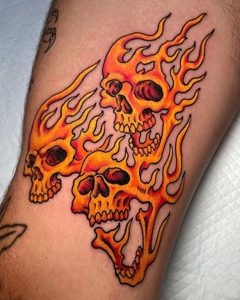 30 Best Skull Tattoo Ideas You Should Check Skull Tattoo Ideas, Skull Tattoo Designs, Real Tattoos, Tattoo Apprenticeship, Funky Tattoos, Flame Tattoos, Tattoo Magazine, Biomechanical Tattoo, Flash Tattoo Designs