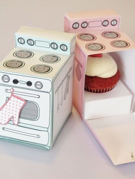 Or instead of a plastic box this thing holding the cupcake inside the oven box :) Retro Oven, Mainan Diy, Box Printable, Cupcake Boxes, Seni Origami, Perfectly Posh, Party Favor Boxes, Favor Boxes, Food Truck