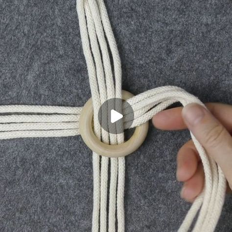 Diy Macrame Plant Hanger Easy, Diy Macrame Plant Hanger Pattern, Diy Macrame Plant Hanger Tutorials, Josephine Knot, Macrame School, Macrame Plant Hanger Tutorial, Macrame Plant Hanger Patterns, Macrame Knots Tutorial, Makramee Diy