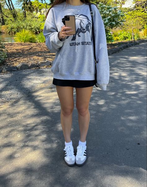 Samba outfit, adidas sambas, summer outfit inspo, casual summer outfit, sweatshirt outfit, outfit inspo, ootd, basic outfit, basic ootd Sambas Summer Outfit, White Samba Adidas Outfit, Samba Fits, Outfit Inspo Casual Summer, Sambas Outfits, Adidas Samba Outfit Women, Casual Outfit Aesthetic, Samba Adidas Outfit, Samba Classic