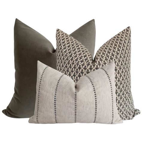 Indulge in the art of relaxation and envelop your home in warmth with our Gray Comfort Collection—a harmonious blend of style and comfort that transforms any room into a cozy retreat. Our Gray Aesthetic pillow cover set, a meticulously curated set of decorative pillow covers designed to evoke a cozy ambiance in any spa Decorative Pillows Grey Couch, Throw Pillows For Charcoal Couch, Cushions For Grey Couch, Throw Pillow Combinations Grey Couch, Throw Pillows For Grey Sectional, Pillow Color Combinations, Dark Gray Couch Pillow Ideas, Pillows For Grey Sofa, Neutral Pillow Combinations