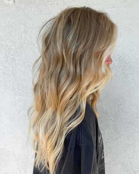 Make her soft and beachy! The goal was an effortless pop for summer!! I am obsessed with these low maintenance blondes for summer ☀️ @dangerjonescreative @mastersofbalayage #mobawards_blonde2024 #masterofbalayage #newsummerblonde #summergoldenblonde #goldenblondehair #summerbalayage #effortlessblonde #dangerjonesglosstonersaretheshit #dangerjonescollective #utahblonde #ogdenutah Long Lived In Blonde Hair, Summer Beach Blonde Hair, Wavy Blonde Hair Naturally, Baylage Hair Blonde, Surfer Blonde Hair, Sandy Blonde Highlights, Beach Blonde Highlights, Beachy Blonde, Beach Blonde Hair