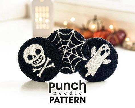 Punch Needle Black And White, Halloween Punch Needle, Black And White Car, Mug Rug Pattern, Skull Spider, Halloween Punch, Png Black And White, Ghost Skull, Mug Rug Patterns