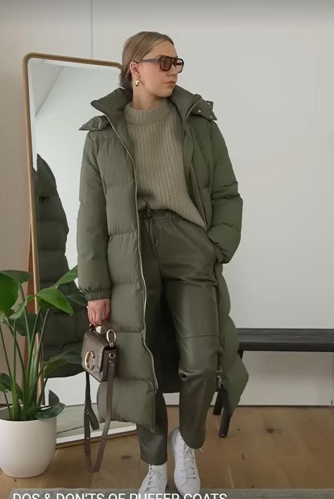 Green Parka Outfit Winter, Zara Puffer Jacket Outfit, Olive Puffer Jacket Outfit, Green Puffer Jacket Outfit, Puffer Jacket Outfit Women, Green Parka Outfit, Curvy Winter Outfits, Puffer Coat Outfit, Green Jacket Outfit