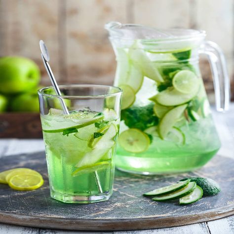 Green Apple Mojito, Apple Mojito, Best Mojito Recipe, Apple Syrup, Mojito Ingredients, How To Make Green, Malibu Coconut, Mint Mojito, Vanilla Milkshake