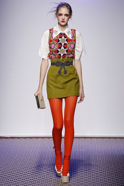 Olympia Le-Tan Spring 2016 Ready-to-Wear Collection Photos - Vogue Edgy Grandma, Funky Summer Outfits, Crocheted Clothing, Concept Inspiration, Red Tights, Look Retro, Olympia Le Tan, Granny Chic, Harper's Bazaar