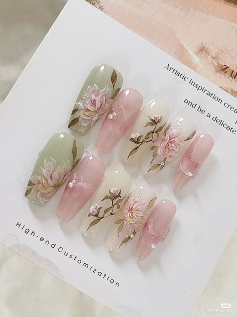 Flower Fairy Nails, Cottagecore Wedding Nails, Fairy Wedding Nails, Royal Nails Aesthetic, Forest Fairy Nails, Nail Designs Fairy, Forest Nails Designs, Nail Ideas Flowers, Nail Ideas Floral